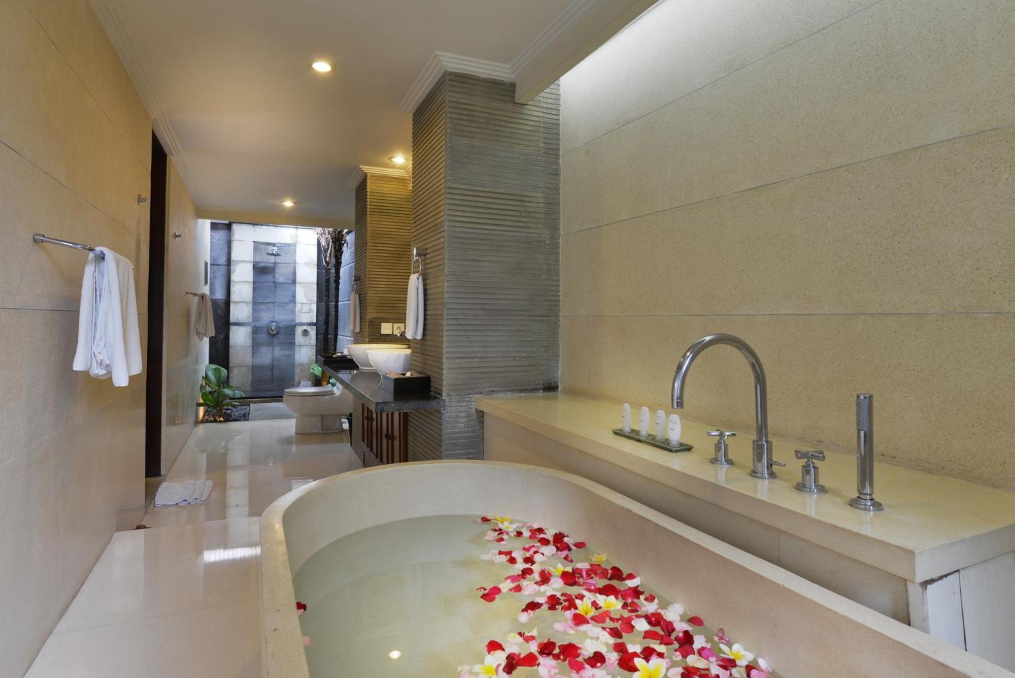 The Khayangan Dreams Villa, Seminyak Extérieur photo