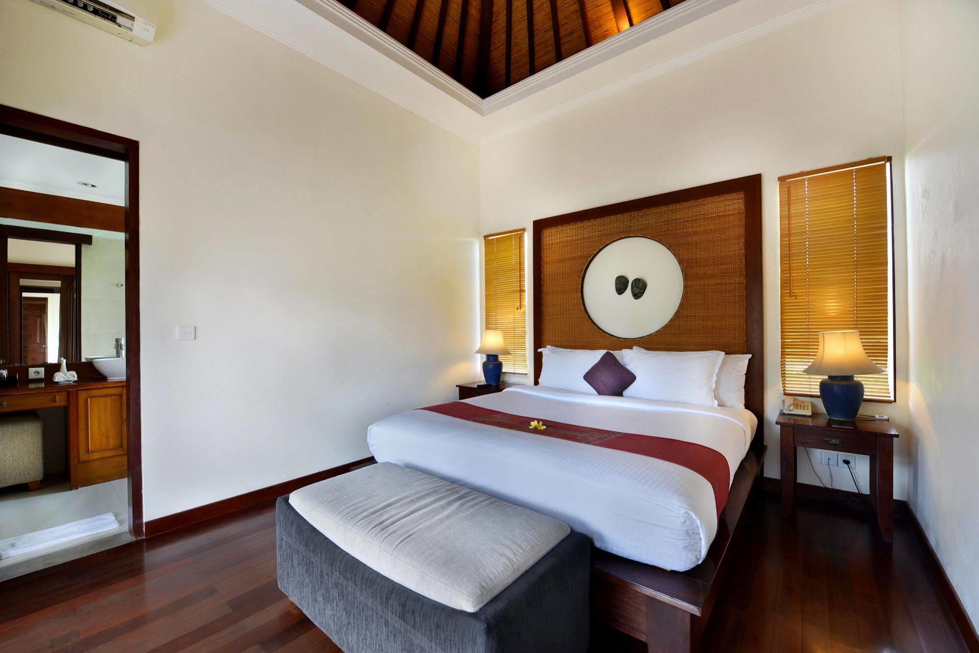 The Khayangan Dreams Villa, Seminyak Extérieur photo