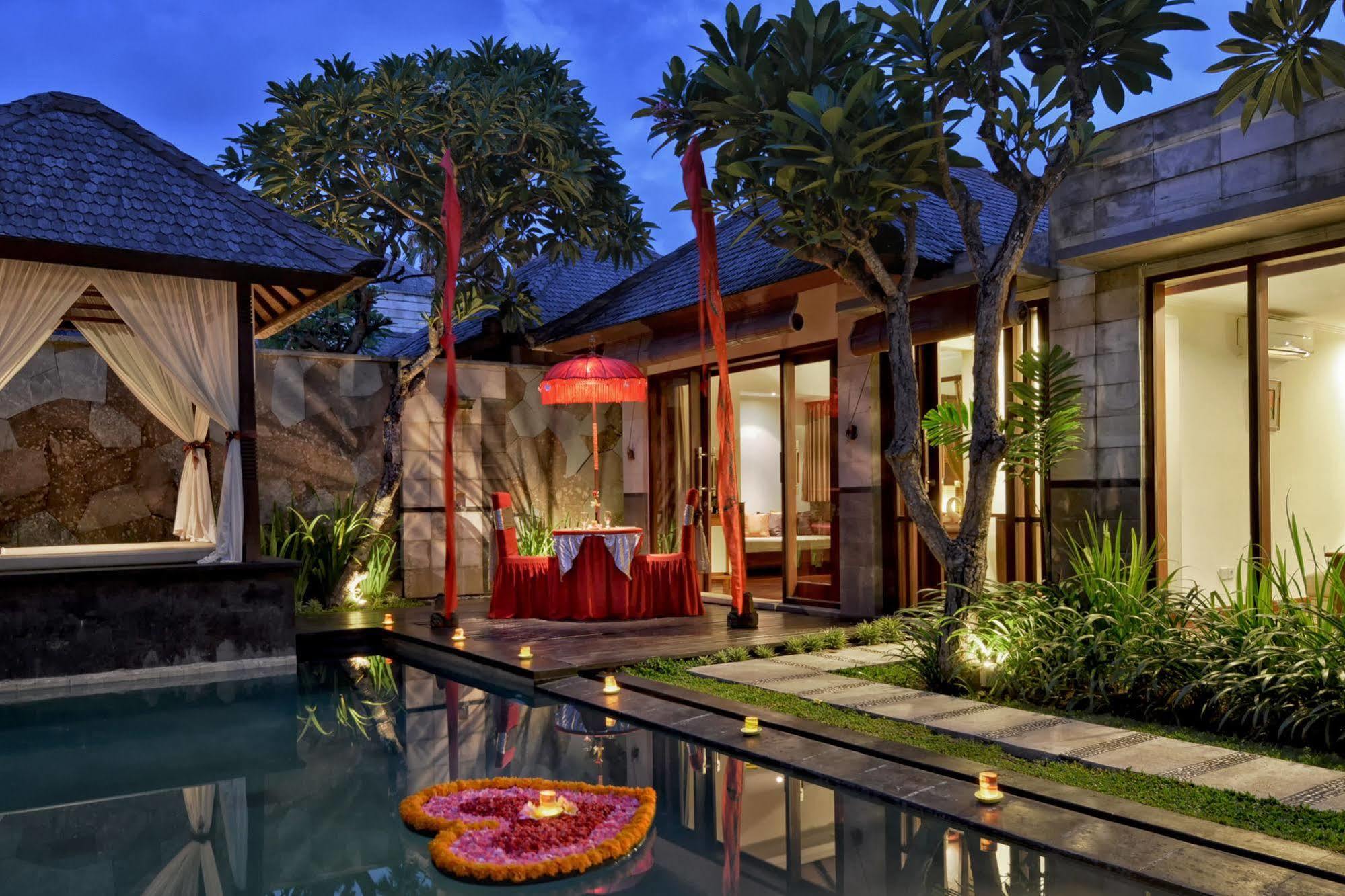 The Khayangan Dreams Villa, Seminyak Extérieur photo